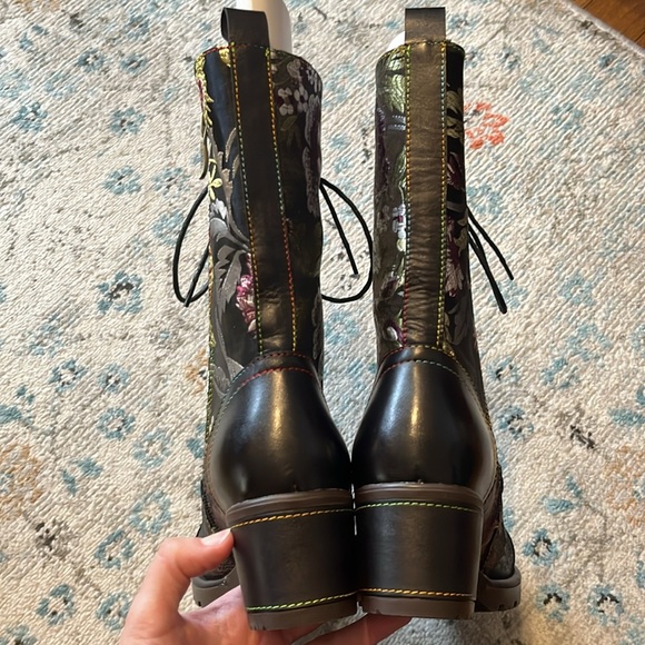 L'Artiste Stylista Floral Lace-Up Heeled Leather Boots - Picture 10 of 17